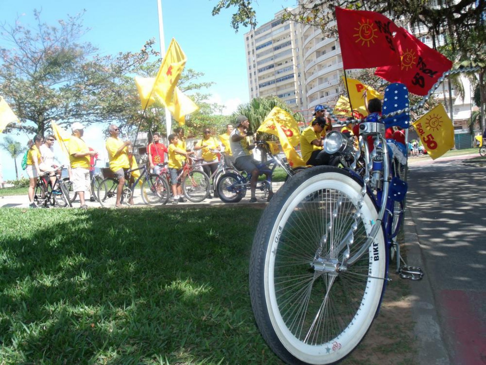 [Todo apoio à greve das Universidades!]