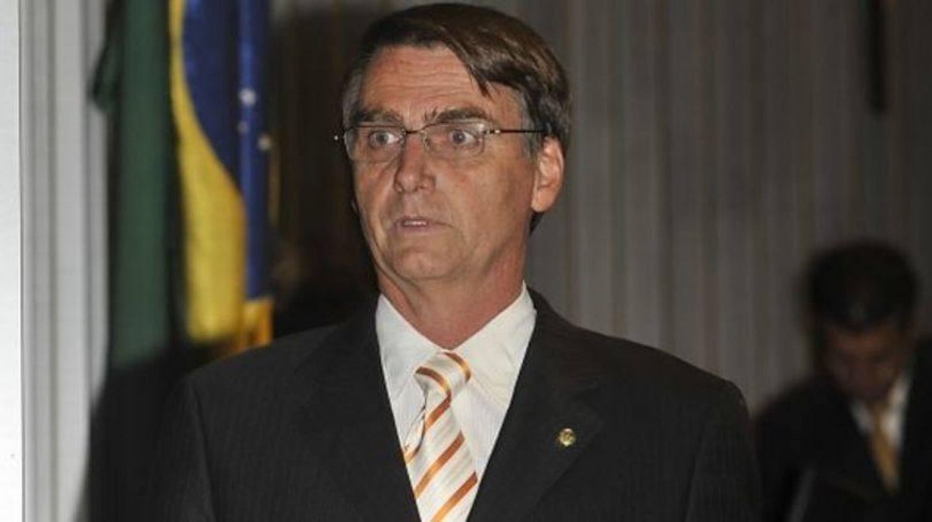 [Bolsonaro vira réu no STF por apologia ao estupro]
