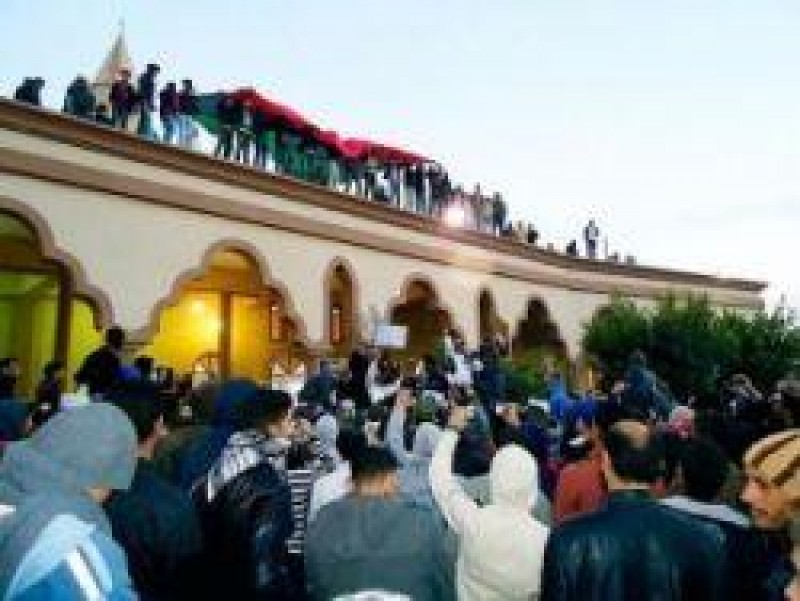 [A revolução chega à Líbia: fora Kadaffi!]