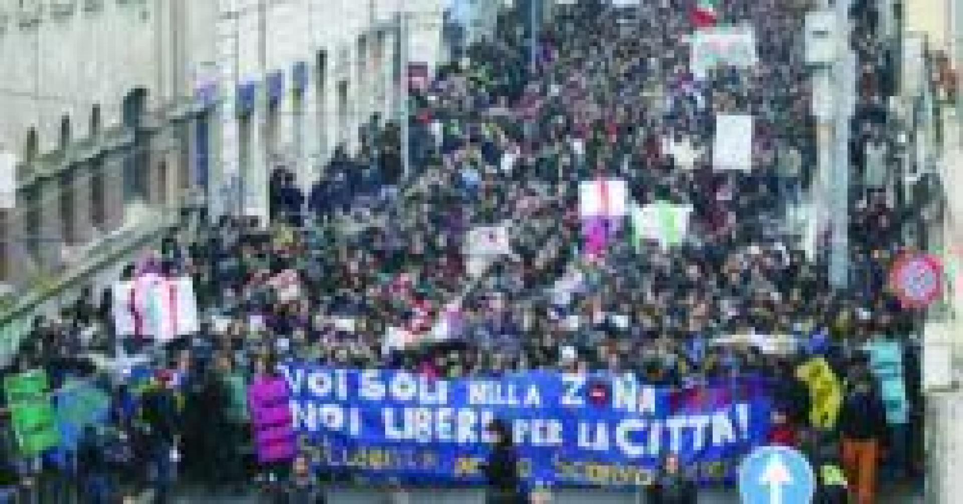 [Estudantes vão às ruas de Roma protestar contra lei universitária]