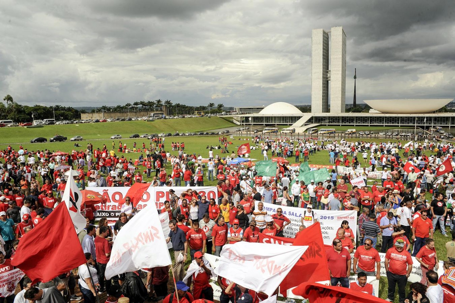 [Executiva Nacional do PSOL convoca militância a fortalecer a luta contra o ajuste fiscal]