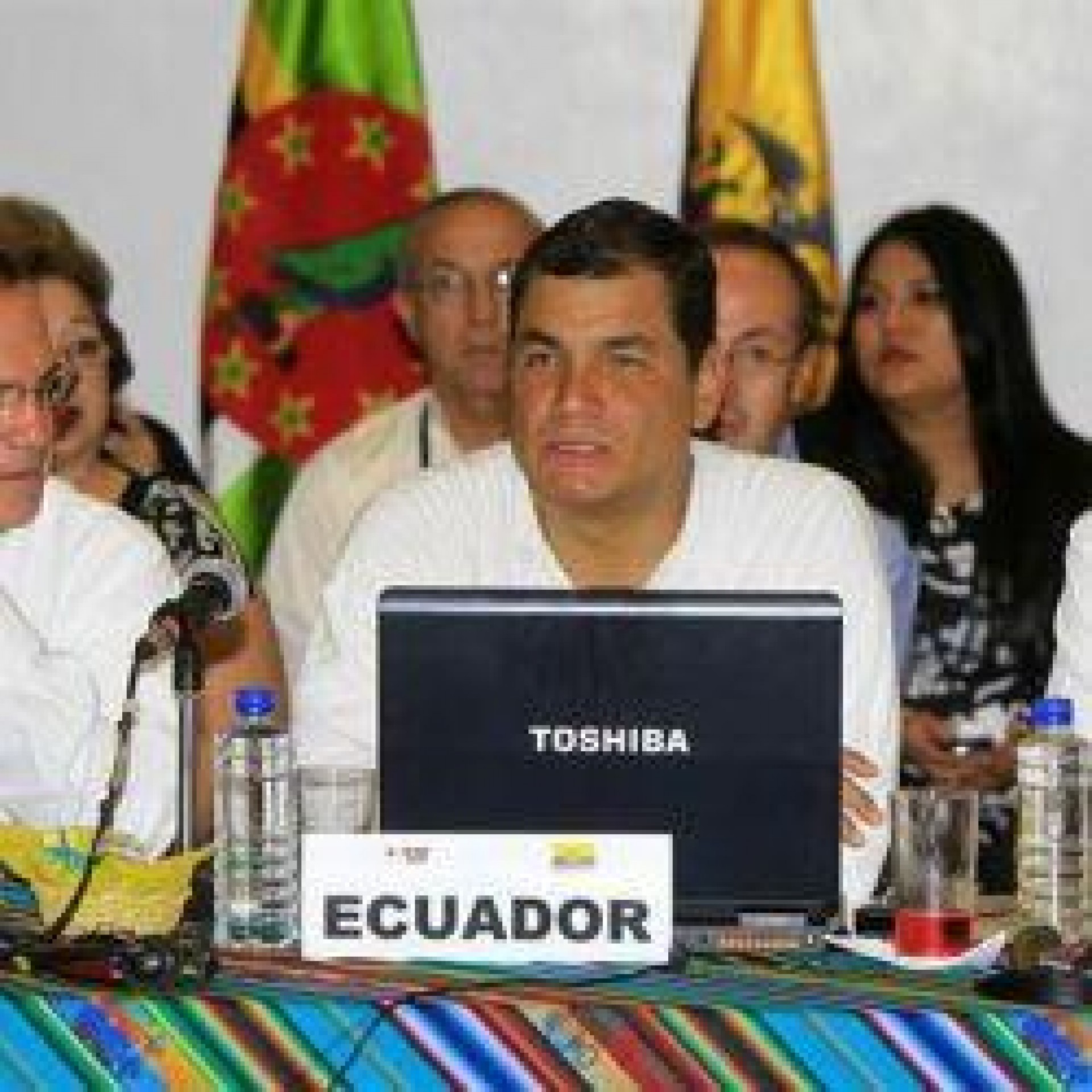 [UNASUL Declara apoio ao Governo do Equador]